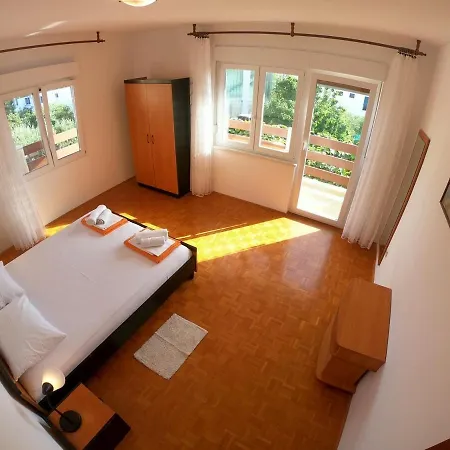 With Parking Space - Diklo, - 20896 Apartman Zára